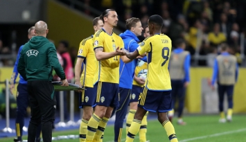 زلاتان إبراهيموفتيش شارك في مباراة السويد وبلجيكا بعمر 41 عاماً