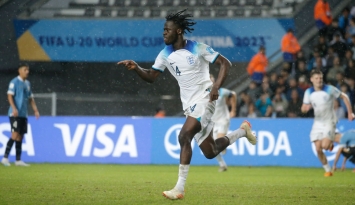 داركو غيابي سجل الهدف الثالث لإنجلترا في مرمى أوروغواي