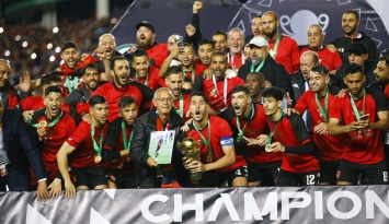 أهدى لاعبو اتحاد الجزائر لقب كأس الكنفدرالية لزميلهم الراحل بلال بن حمودة