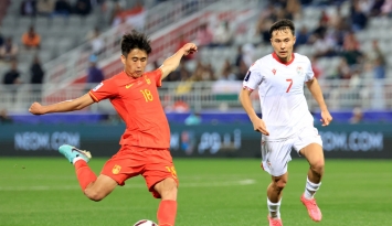التعادل السلبي حسم مباراة الصين وطاجيكستان في المجموعة الأولى (getty)