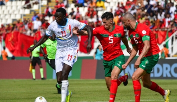 الدفاع المغربي وقع في المحظور وتلقى هدف التعادل في الشوط الثاني (Getty)