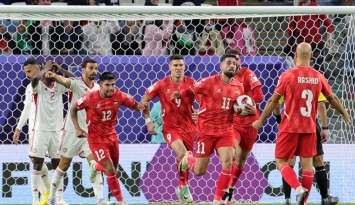 فرحة لاعبي منتخب فلسطين بهدف التعادل (Getty)