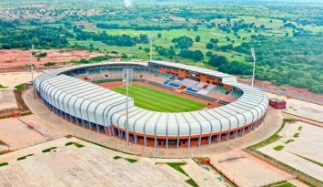  ملعب أمادو غون كوليبالي في مدينة كورهوغو يستضيف 7 لقاءات، منها 6 في دور المجموعات ومباراة في ثمن النهائي