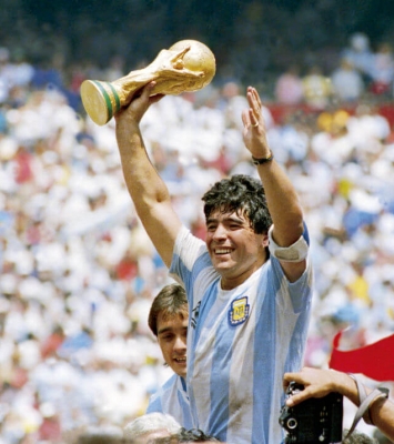 الأرجنتيني دييغو أرماندو مارادونا منتخب الأرجنتين كأس العالم المكسيك 1986 ون ون winwin