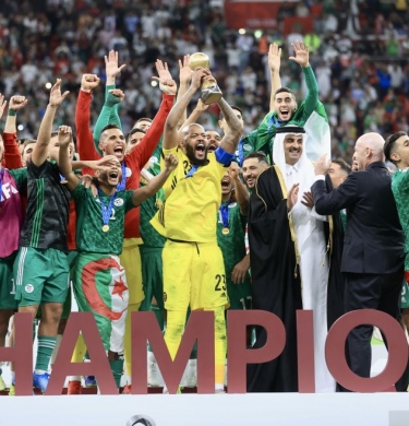 أرشيفية - من مراسم تتويج منتخب الجزائر بلقب كأس العرب قطر 2021 (Getty) ون ون winwin