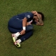 البرازيلي نيمار يتعرض لإصابة عضلية جديدة وشكوك حول لحاقة بمواجهة برشلونة في دوري الأبطال