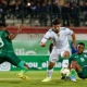 مهاجم منتخب الجزائر بغداد بونجاح في مباراة زامبيا (Getty)