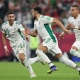الجزائري يوسف بلايلي يحتفل بهدفه في مرمى المغرب في كأس العرب قطر 2021