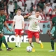 ليفاندوفسكي في احدى لقطات مباراة بولندا والسعودية (Getty)