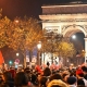 من احتفالات الجماهير المغربية في العاصمة الفرنسية باريس بتأهل منتخب المغرب إلى نصف نهائي مونديال قطر (Getty) ون ون winwin