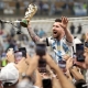 الأرجنتيني ليونيل ميسي يحتفل بكأس العالم 2022 (Getty) ون ون winwin