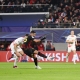رياض محرز يمرر الكرة في مباراة بين لايبزيغ ومانشستر سيتي (Getty)