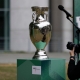 مجسّم لقب كأس أمم أوروبا لكرة القدم (Getty) وين وين winwin