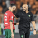 مدرب منتخب المغرب وليد الركراكي مع لاعبه أشرف حكيمي (Getty)